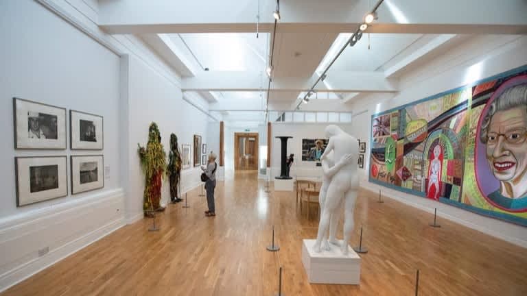 Graves Gallery - Photo