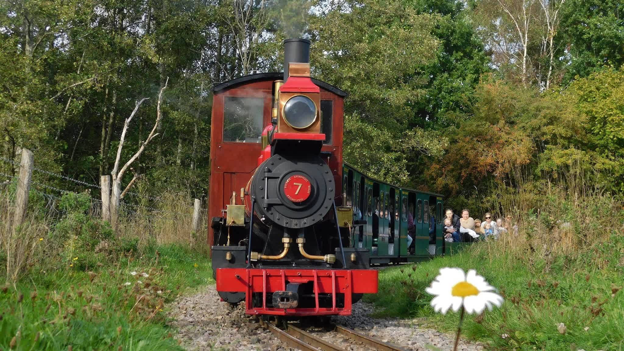 Eastleigh Lakeside Steam Railway - Photo