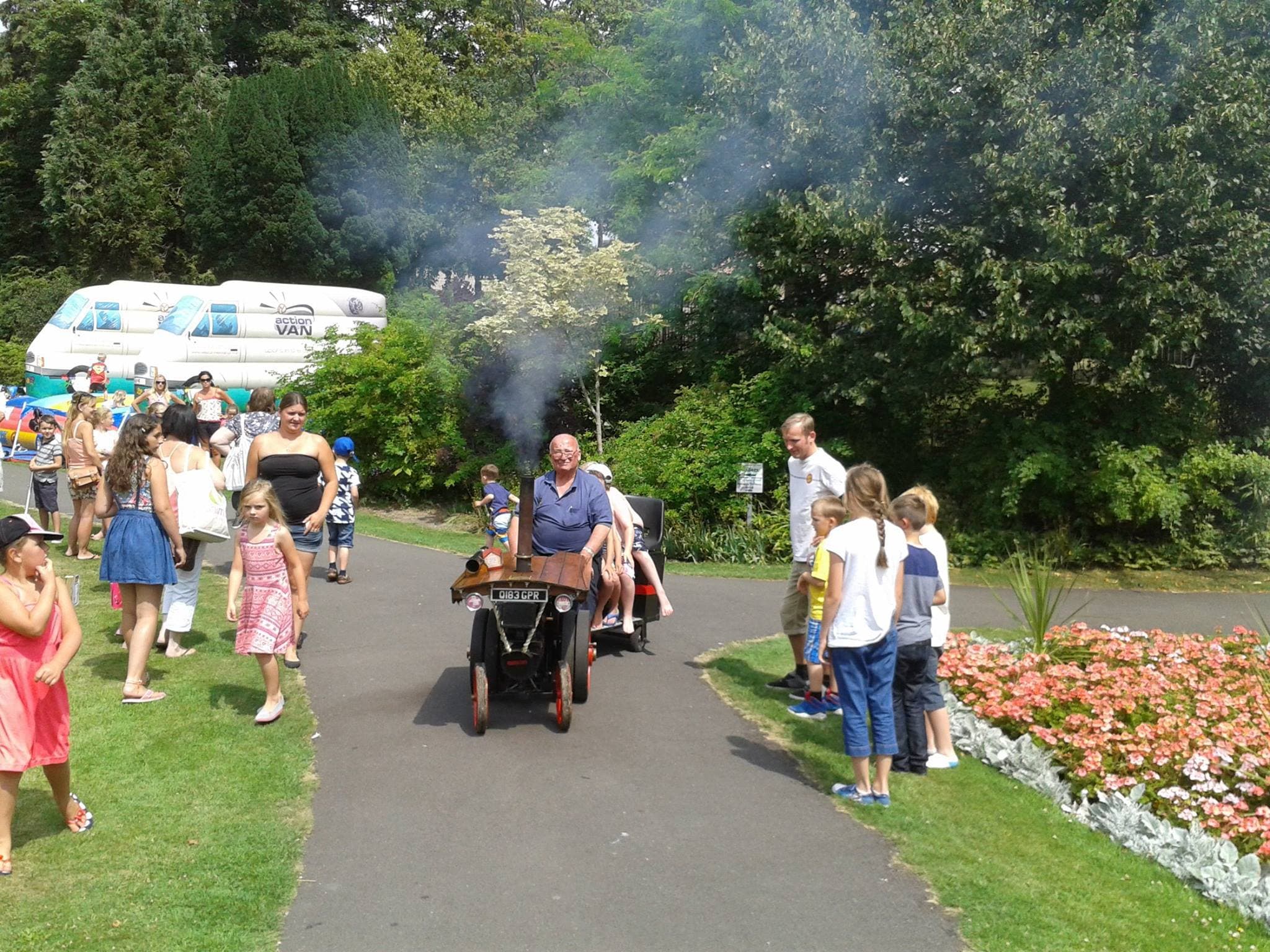 Borough Gardens - Photo 1