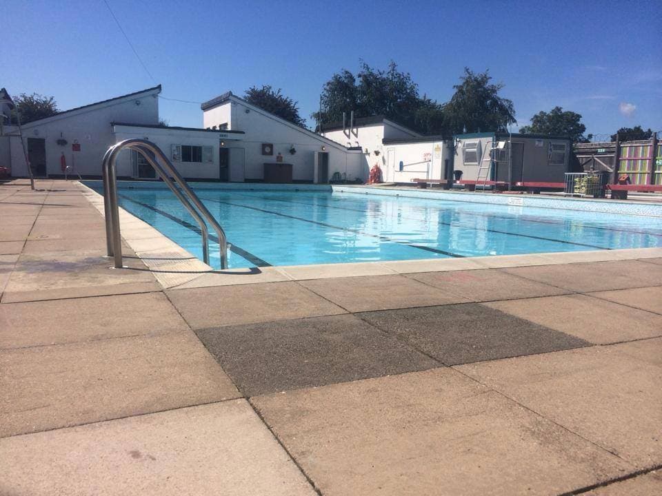 Kingsteignton Swimming Pool - Photo