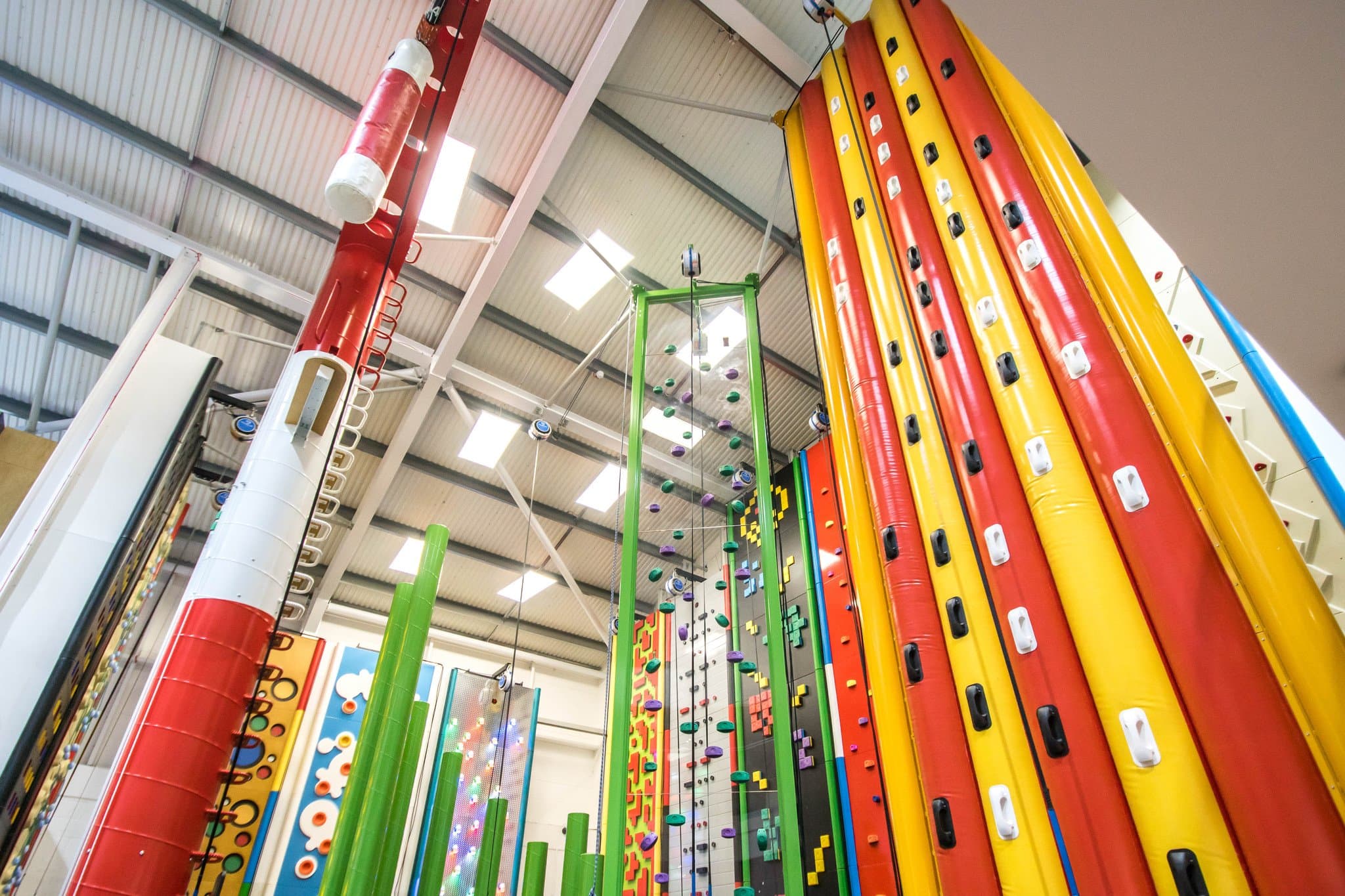 Indoor Active - Photo 1