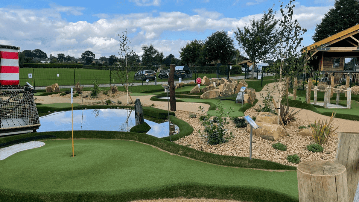 Dacre Park Adventure Golf - Photo