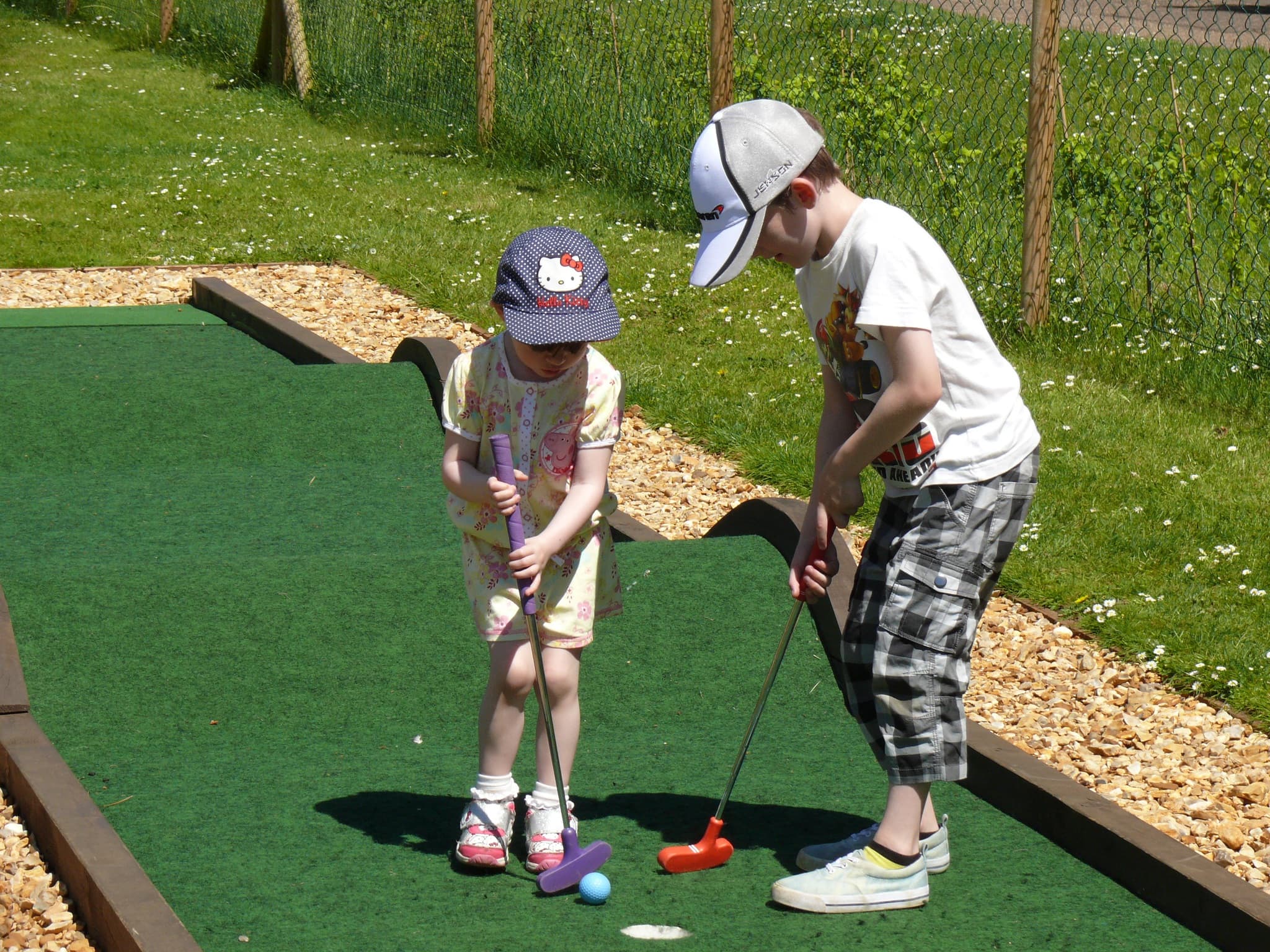 Eaton Park Crazy Golf - Photo 1