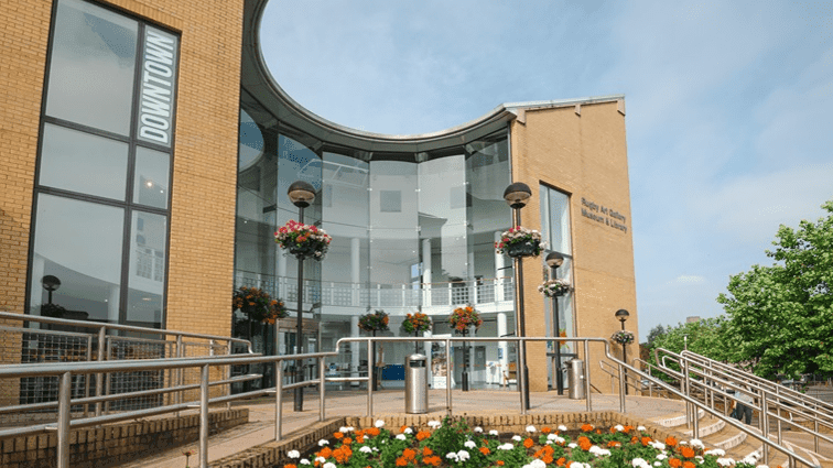 Rugby Art Gallery and Museum - Photo