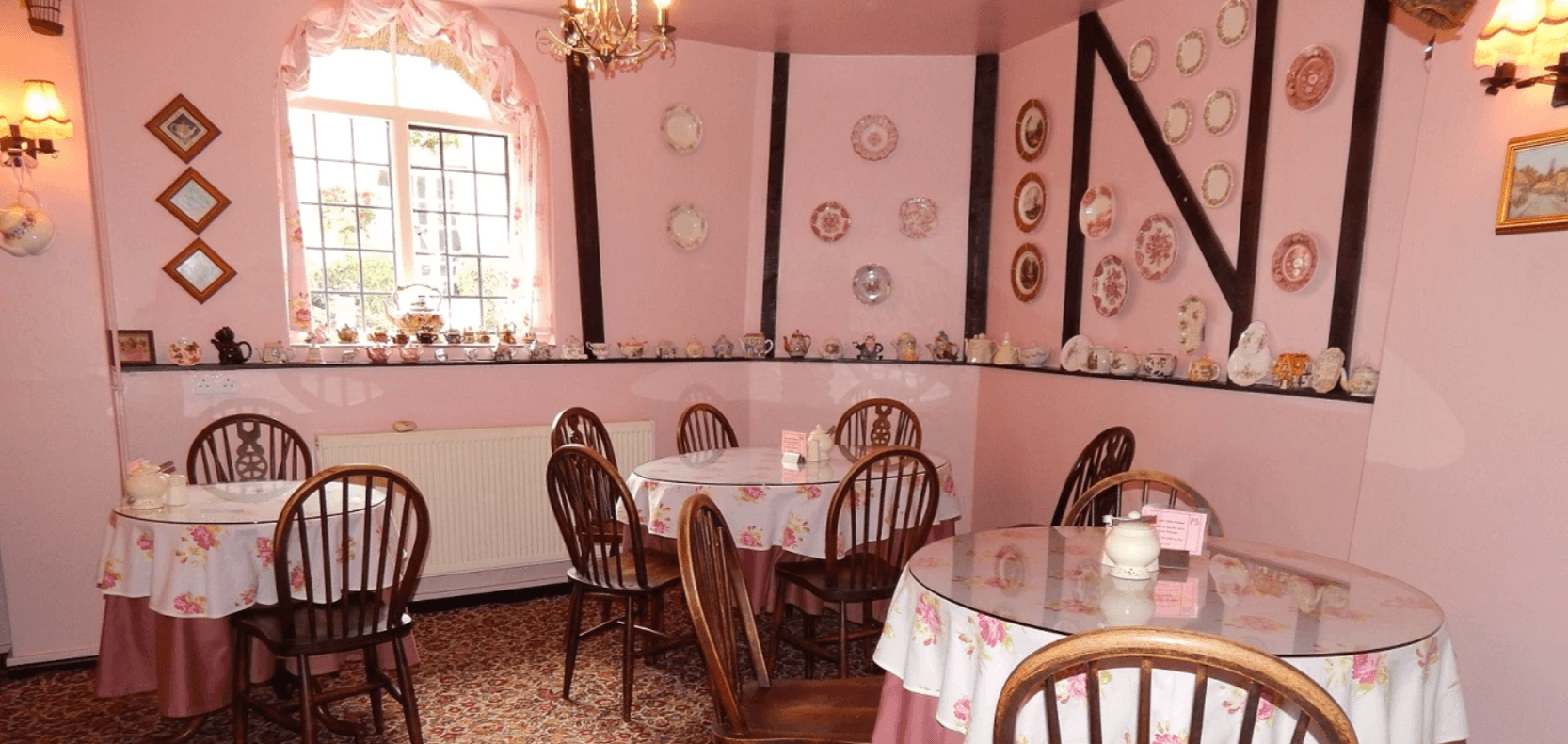 The Old Thatch Teashop - Photo
