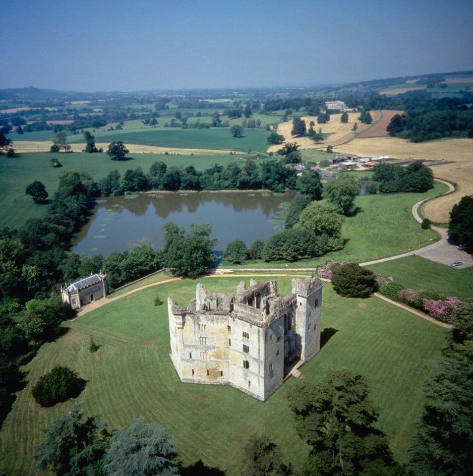 Old Wardour Castle - Photo 1