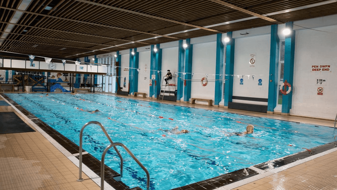 Plascrug Leisure Centre - Photo