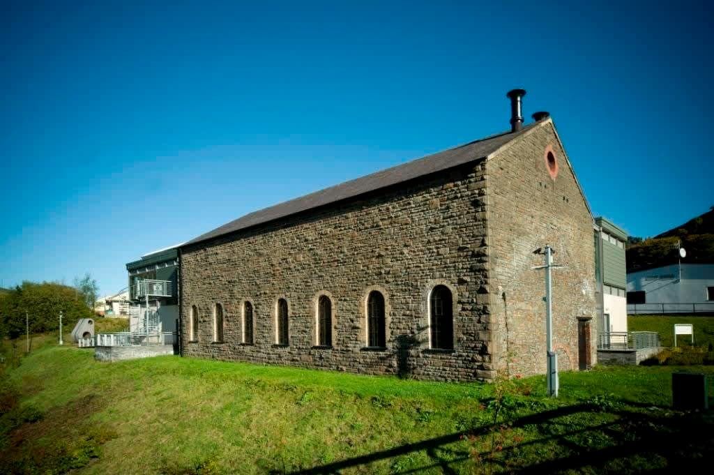 Winding House - Photo 1