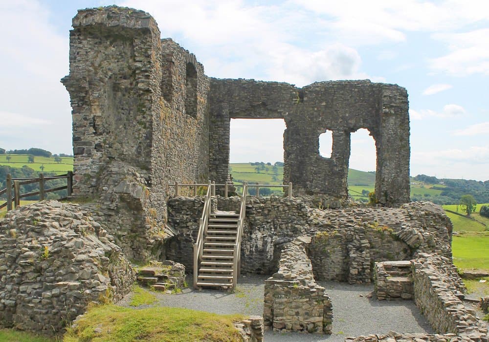 Curious About Kendal - Photo 1