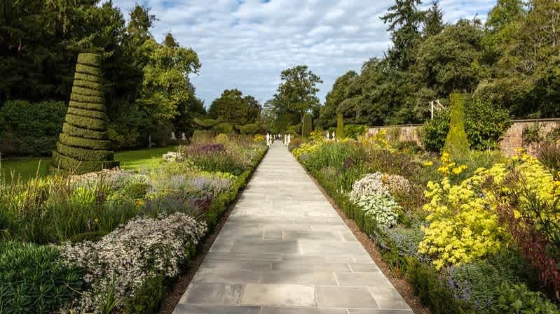 Cliveden Gardens and Maze - Photo
