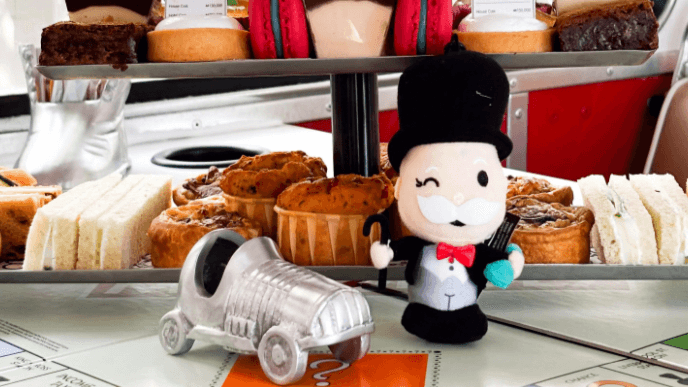 Monopoly London Tea Tour - Photo