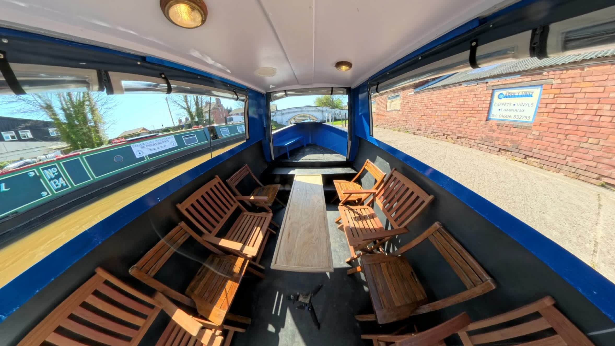Floating Holidays - Day Boat Hire - Photo