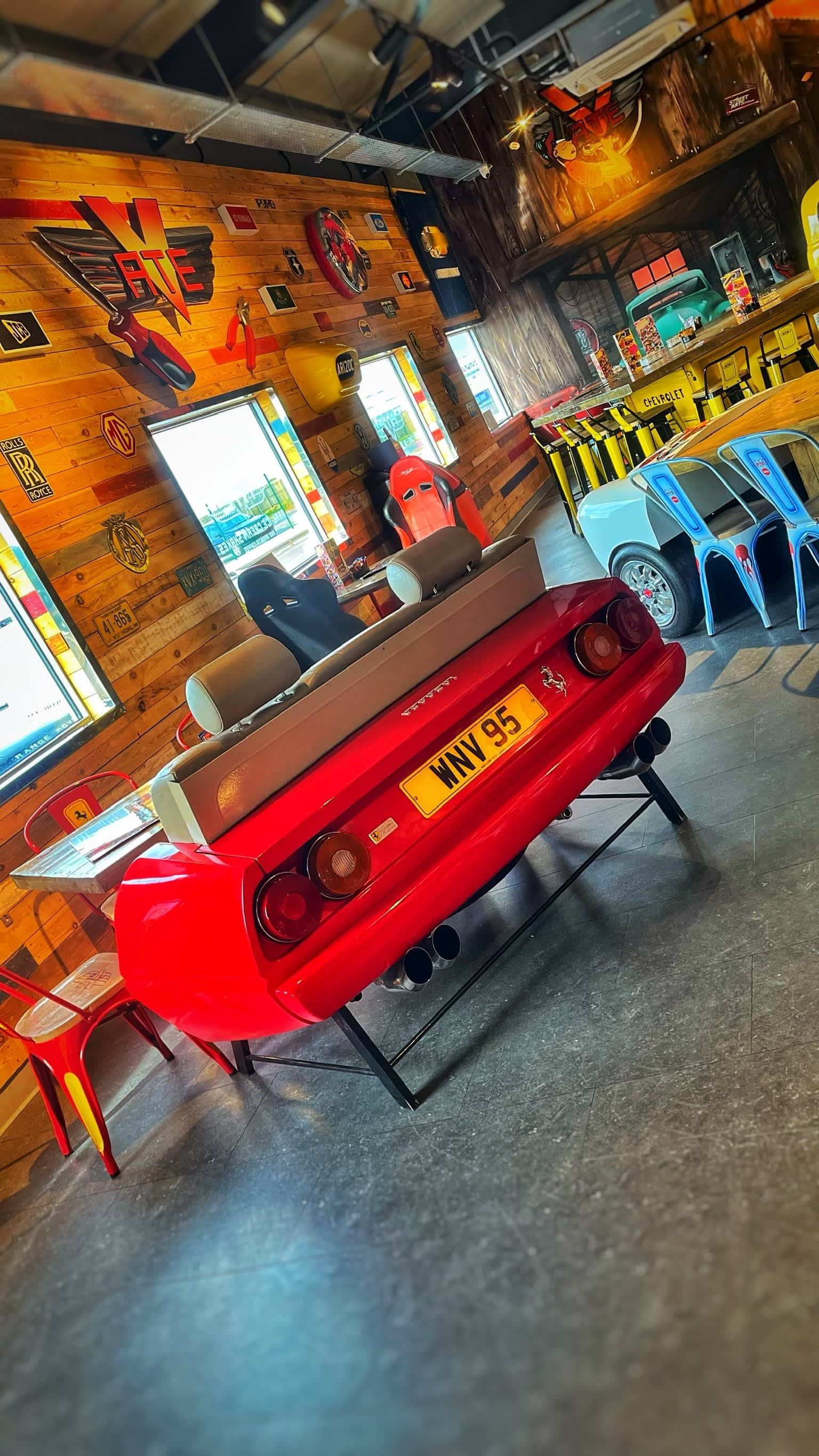 V-ATE PITSTOP SUTTERTON - Photo