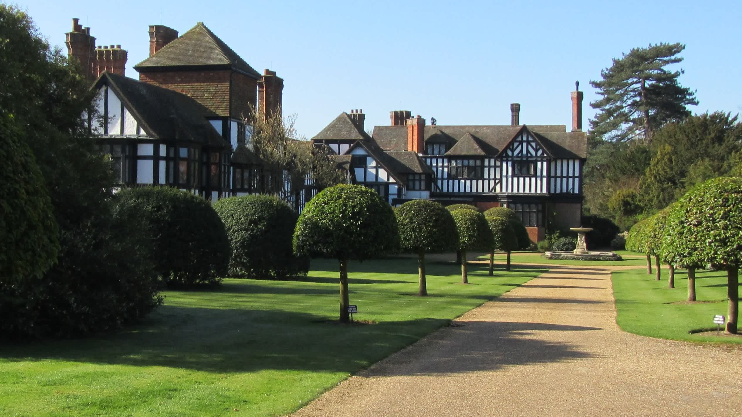 Ascott House and Gardens - Photo