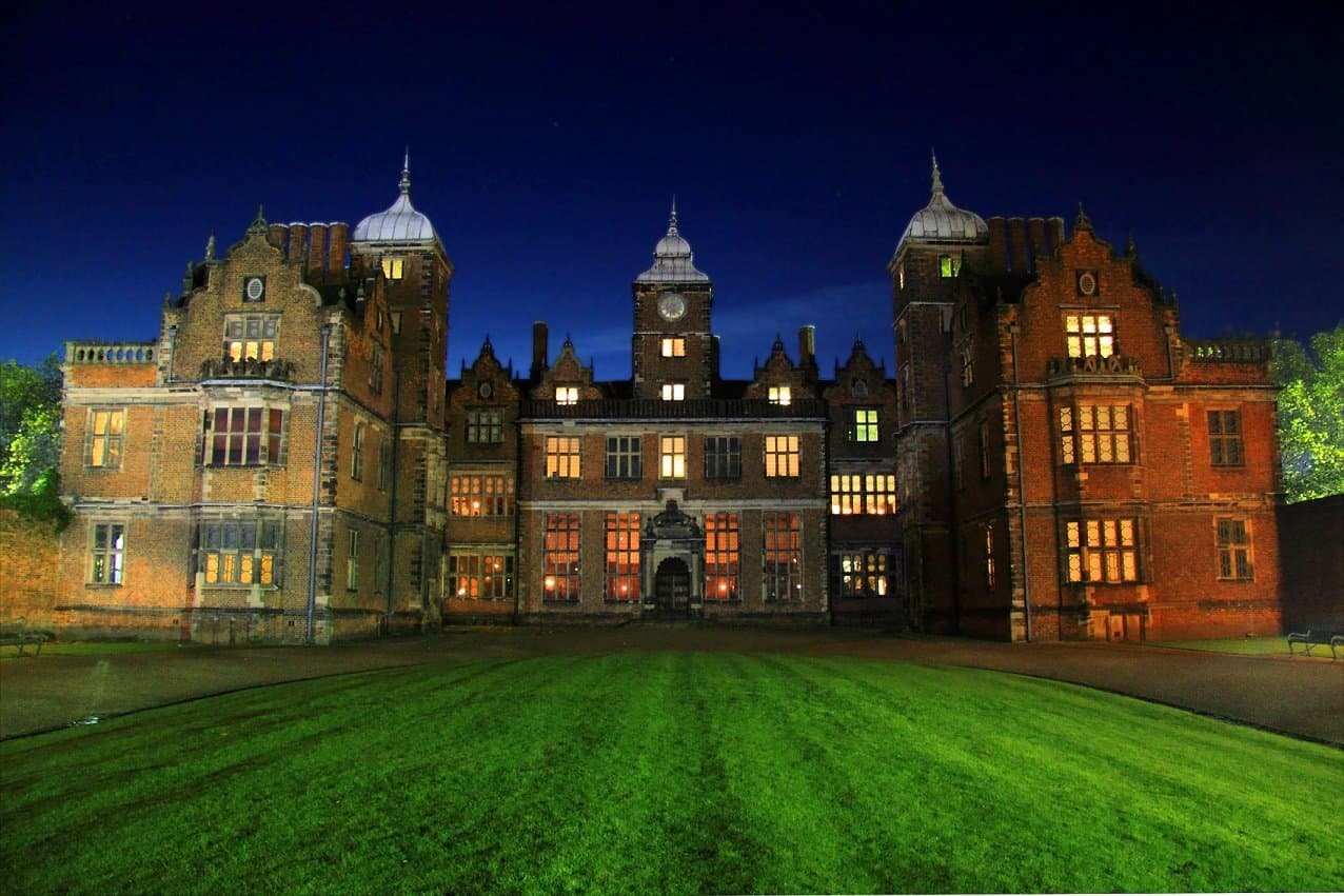Aston Hall - Photo 1