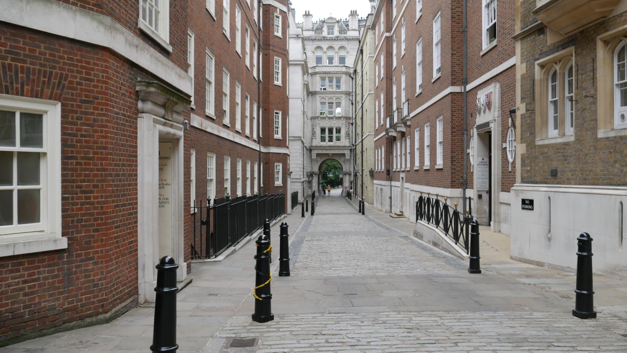Mary Poppins Walking Tour of London - Photo