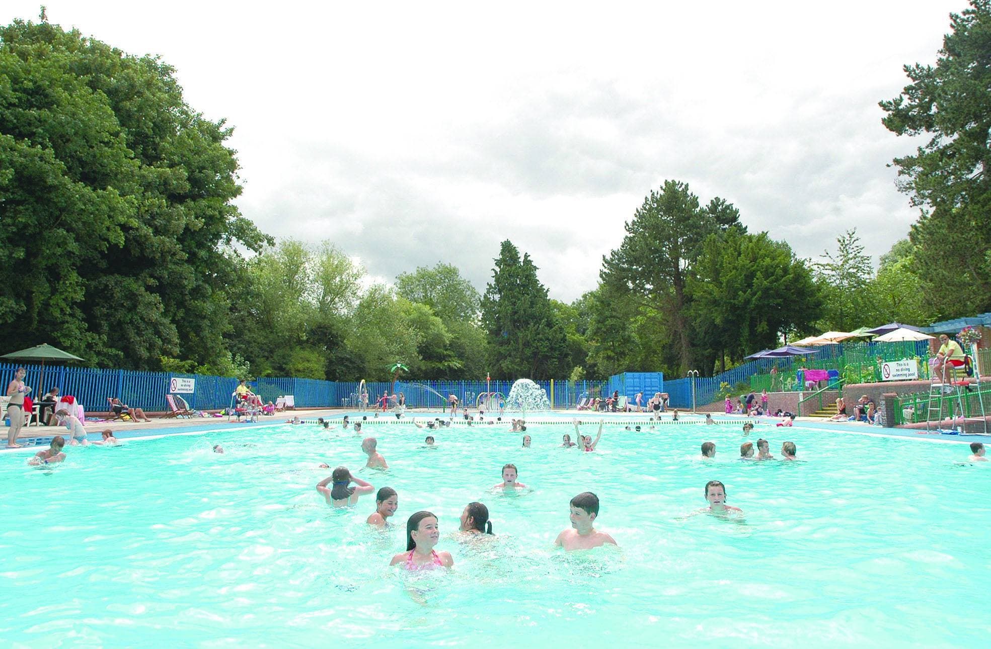Droitwich Spa Lido - Photo 1
