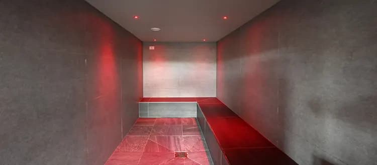Hillingdon Sports & Leisure Complex - Photo