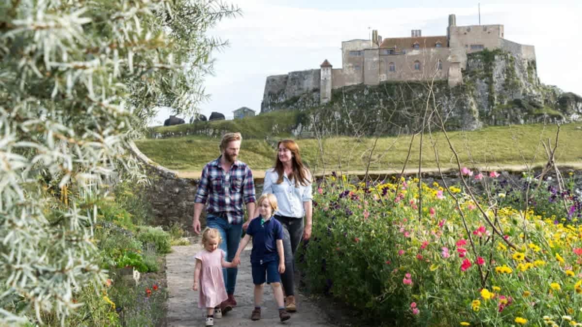 Lindisfarne Castle - National Trust - Photo 1