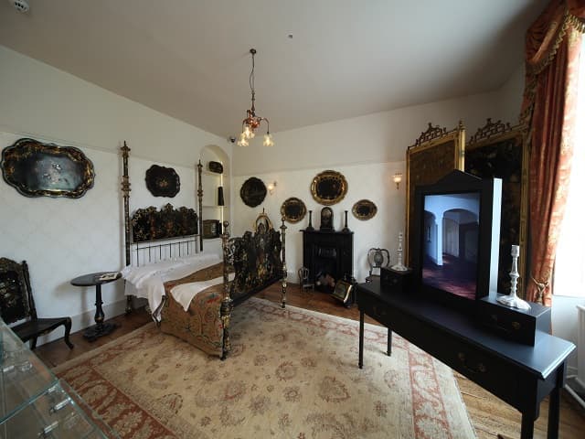 Bantock House and Museum - Photo