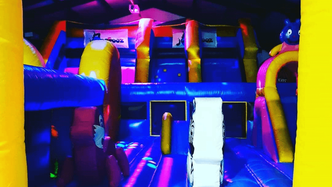 Jumparooz Trampoline Park - Photo