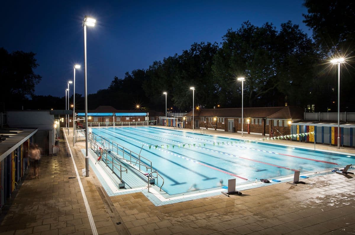 London Fields Lido - Photo