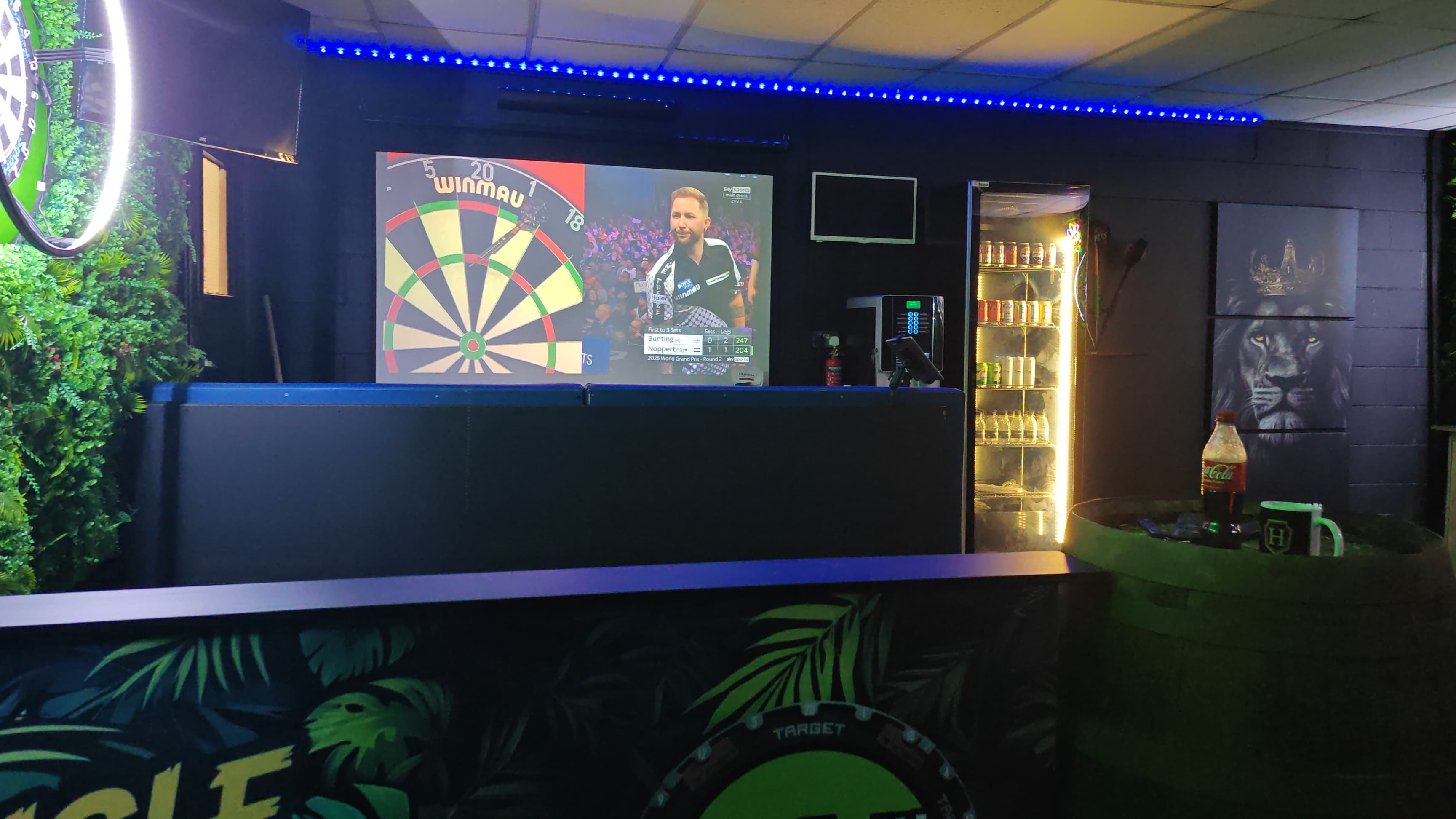 Jungle Darts - Photo