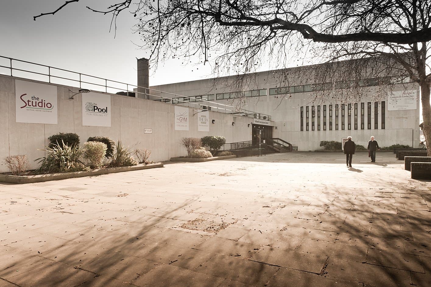 Fullwell Cross Swimming Pool - Photo 1
