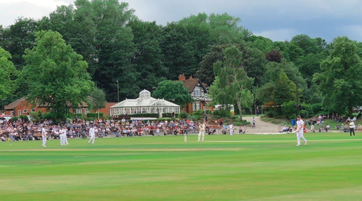 Queen's Park Chesterfield - Photo 1
