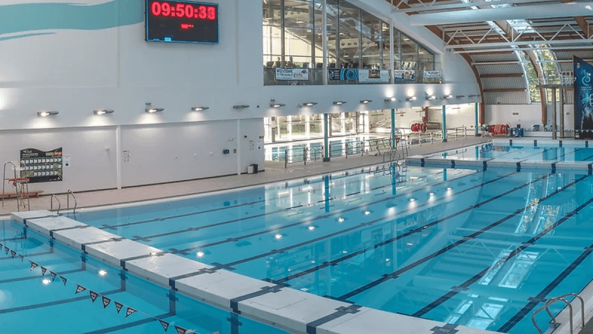 Corby International Swimming Diving Pool - Photo