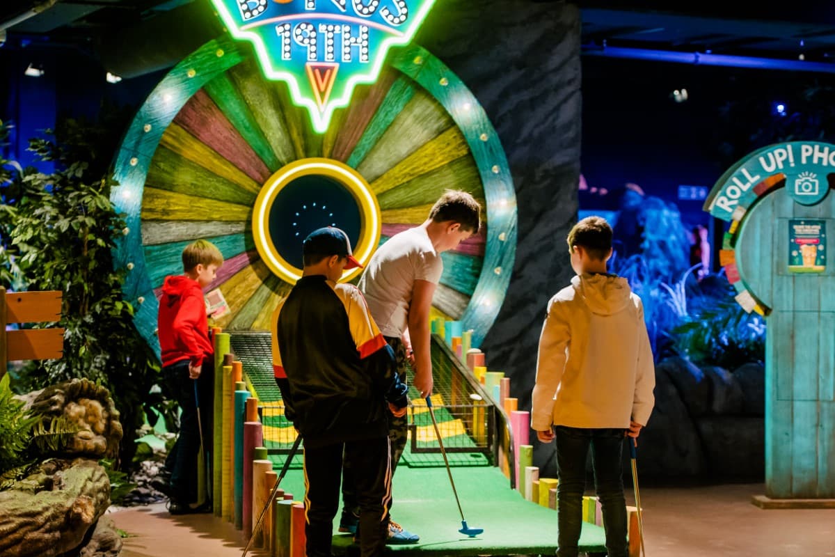 Treetop Golf Leicester - Photo 1