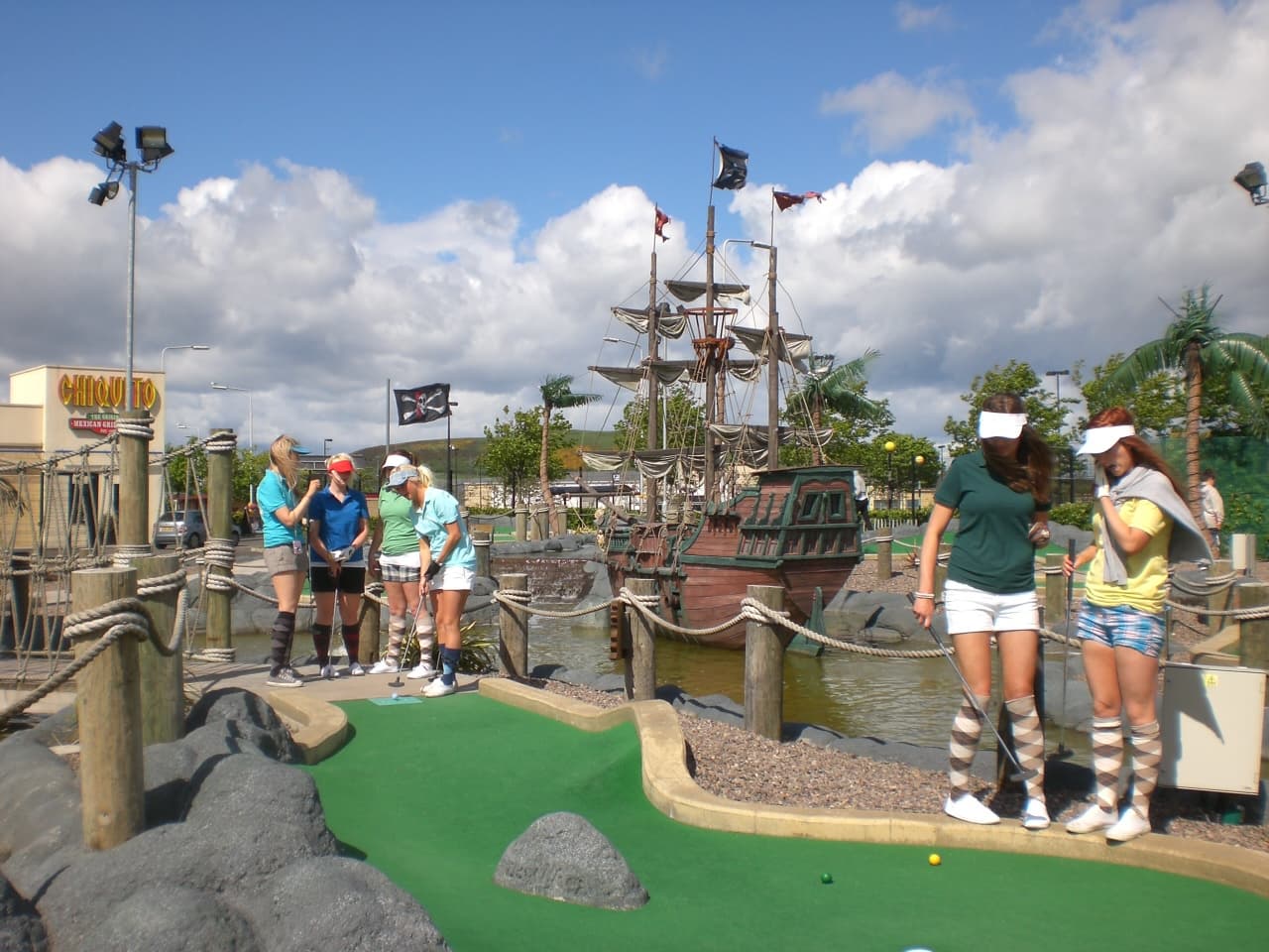 Adventure Golf Island Dunfermline - Photo