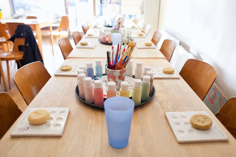 Creative Biscuit Ceramics Cafe - Photo