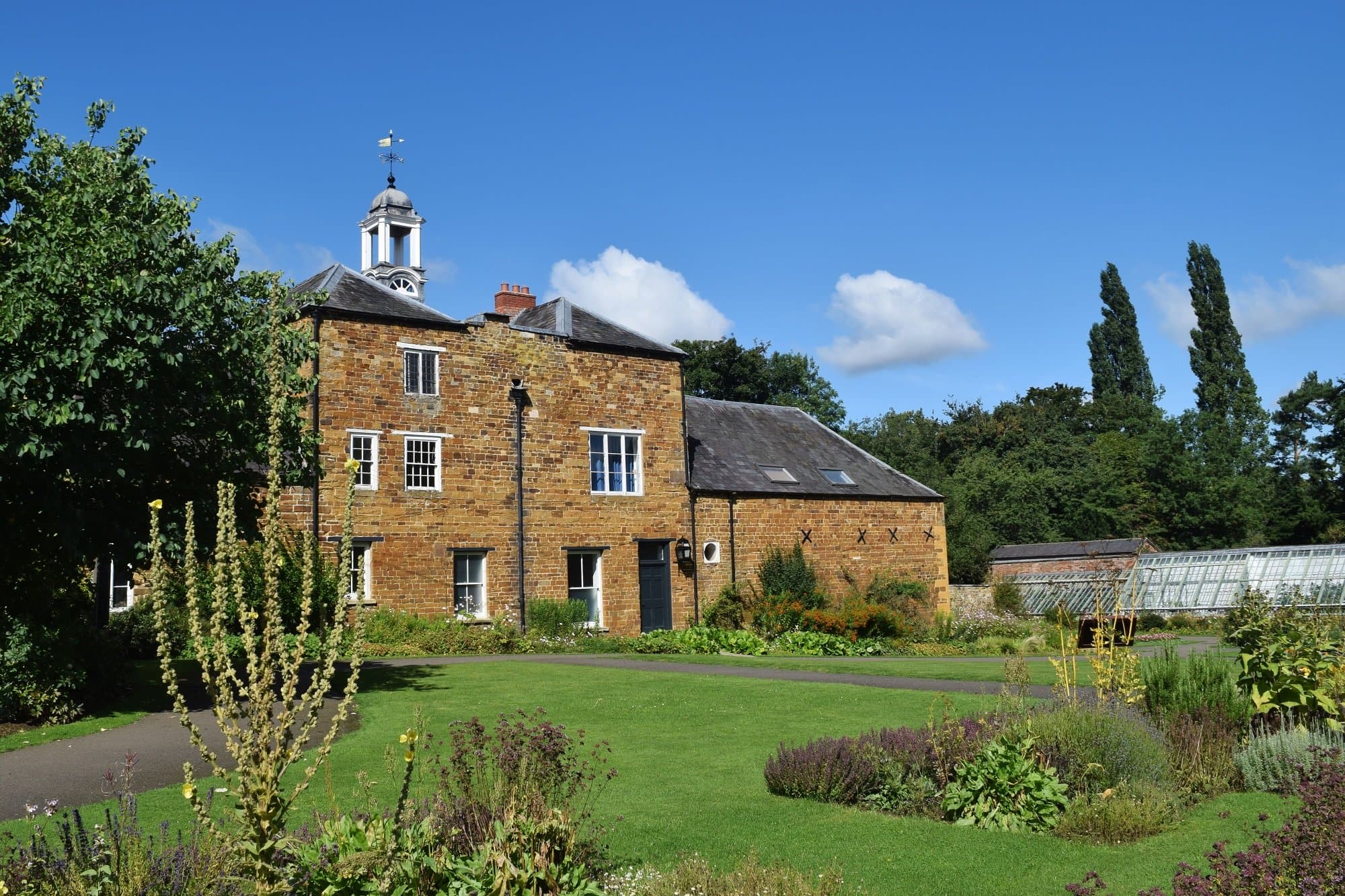 Delapre Abbey - Photo