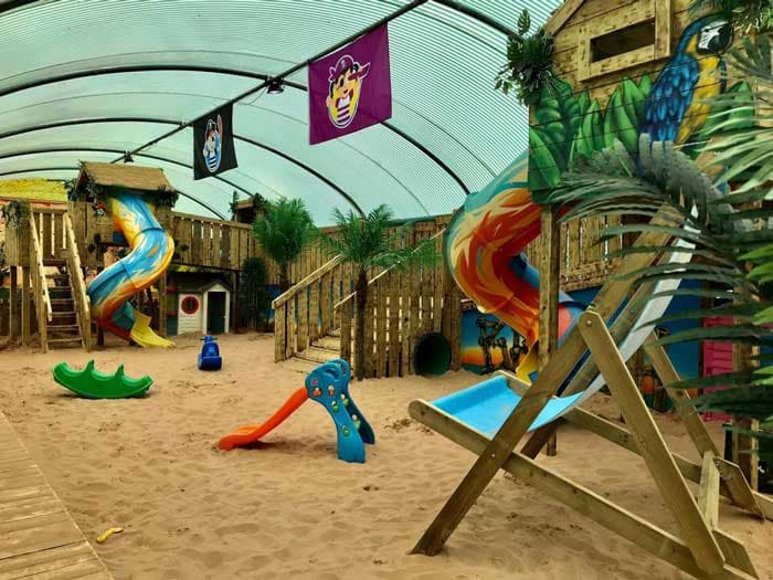 Castaway Play - Photo