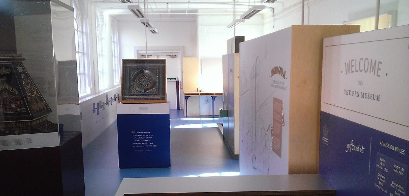 Pen Museum - Photo