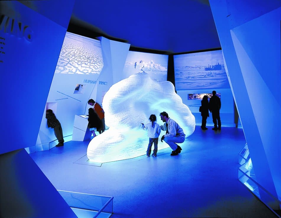 Dynamic Earth