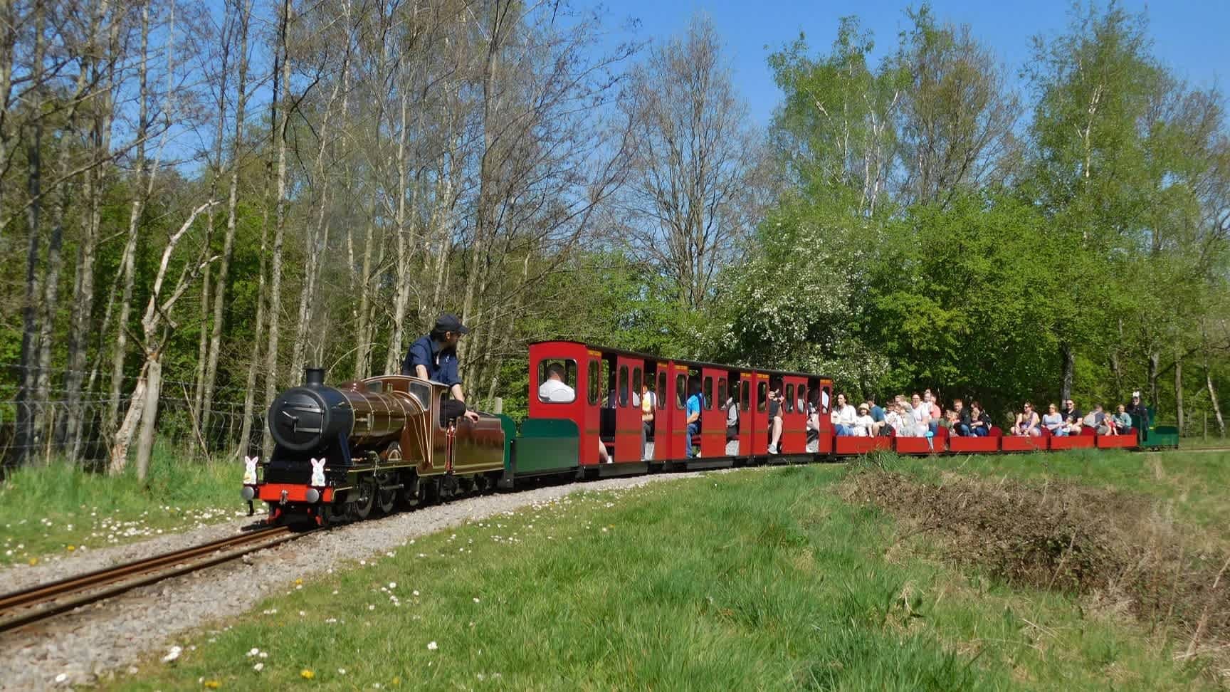 Eastleigh Lakeside Steam Railway - Photo