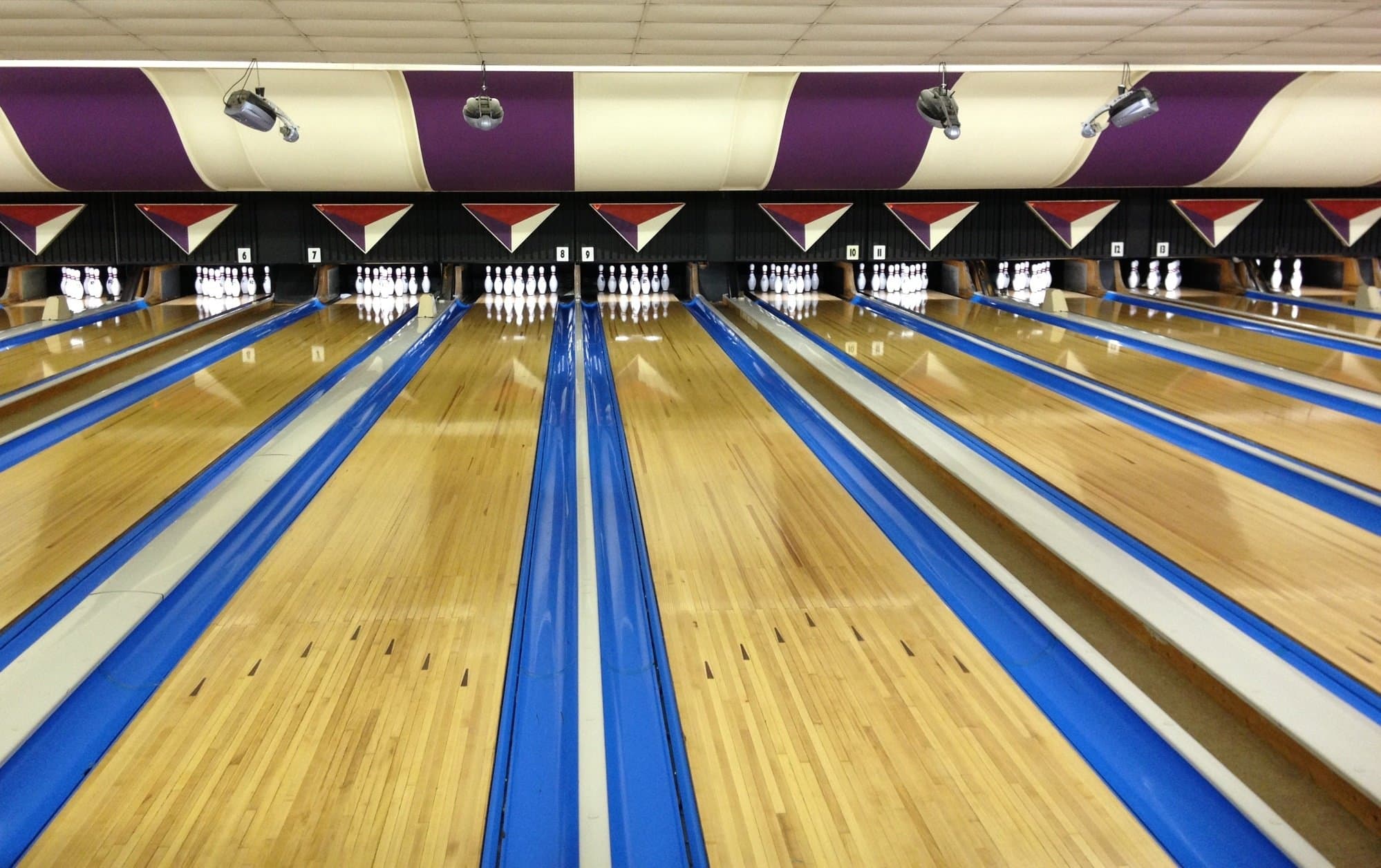LA Bowl and Lazerzone - Photo 1