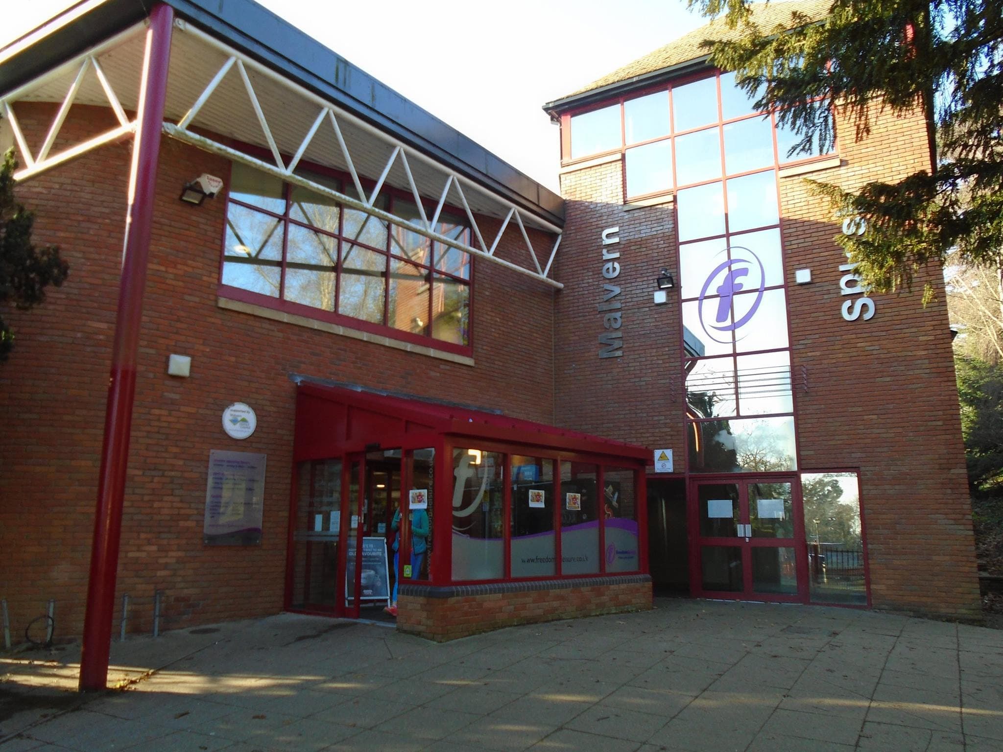 Malvern Splash Leisure Complex - Photo