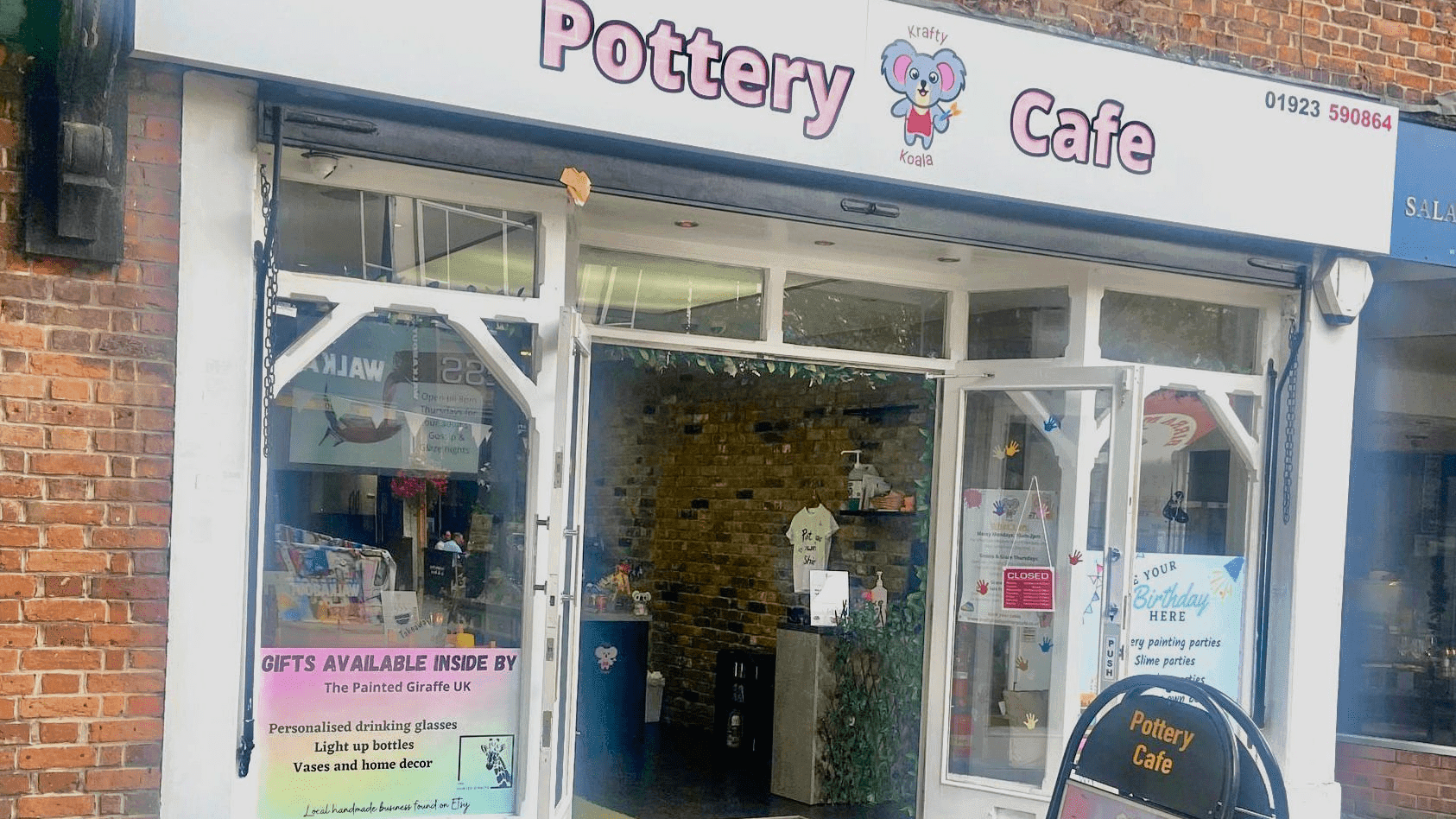 Krafty Koala Pottery Cafe - Photo