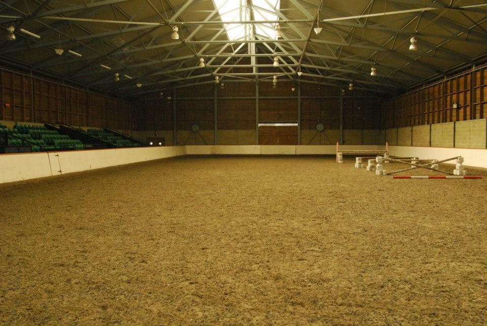 Docklands Equestrian Centre - Photo 1