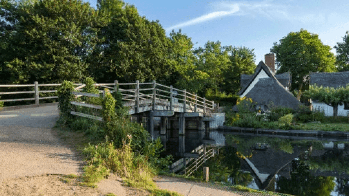 Flatford - National Trust - Photo 1