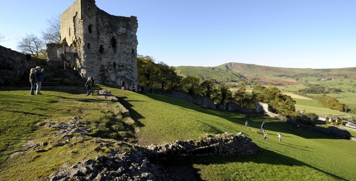 Peveril Castle - Photo 1