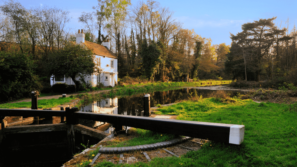 Basingstoke Canal Visitor Centre - Photo