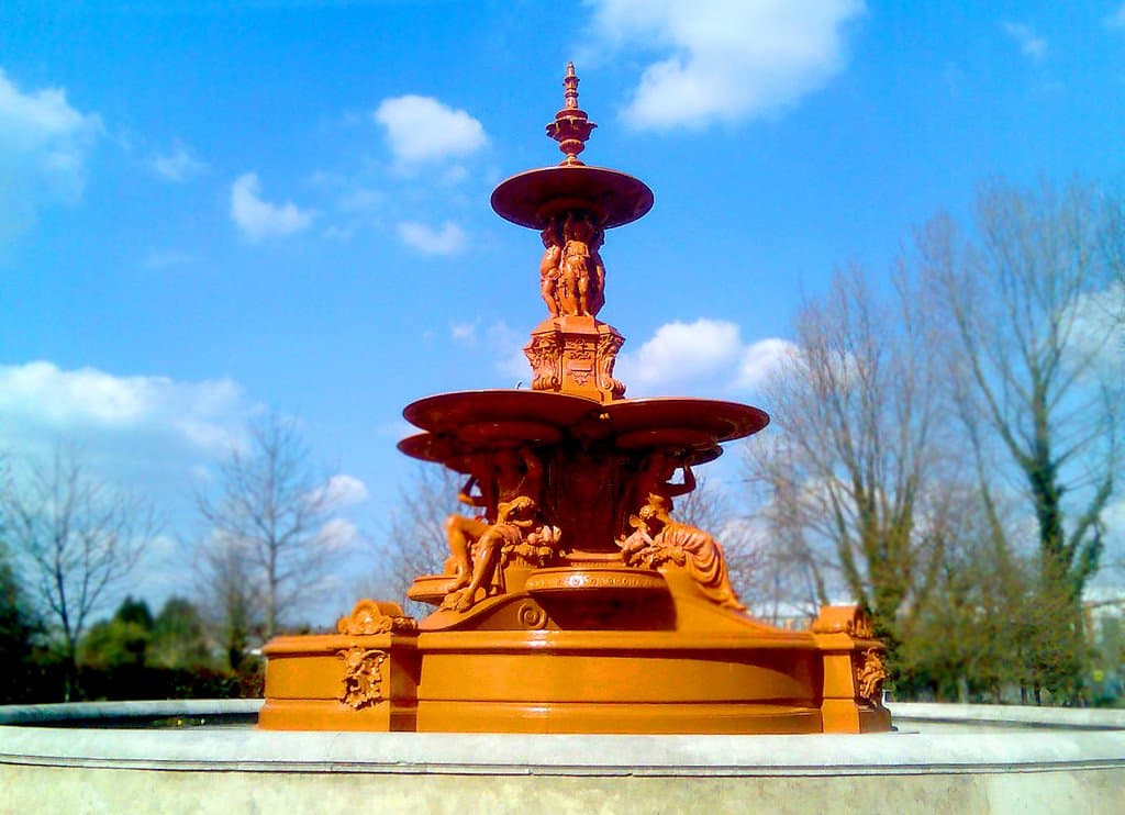 Victoria Park Ashford - Photo 1