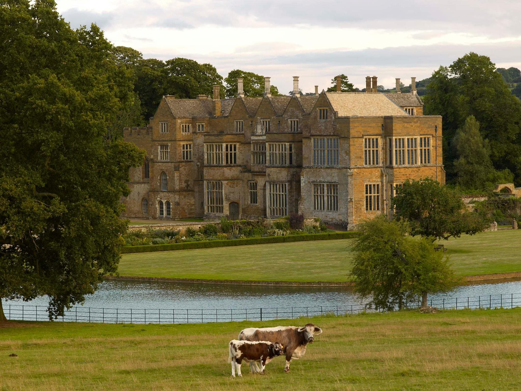 Broughton Castle - Photo 1