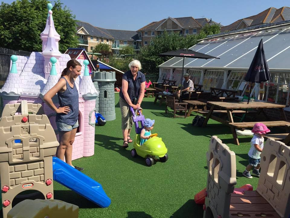 Palm House Play Cafe - Photo