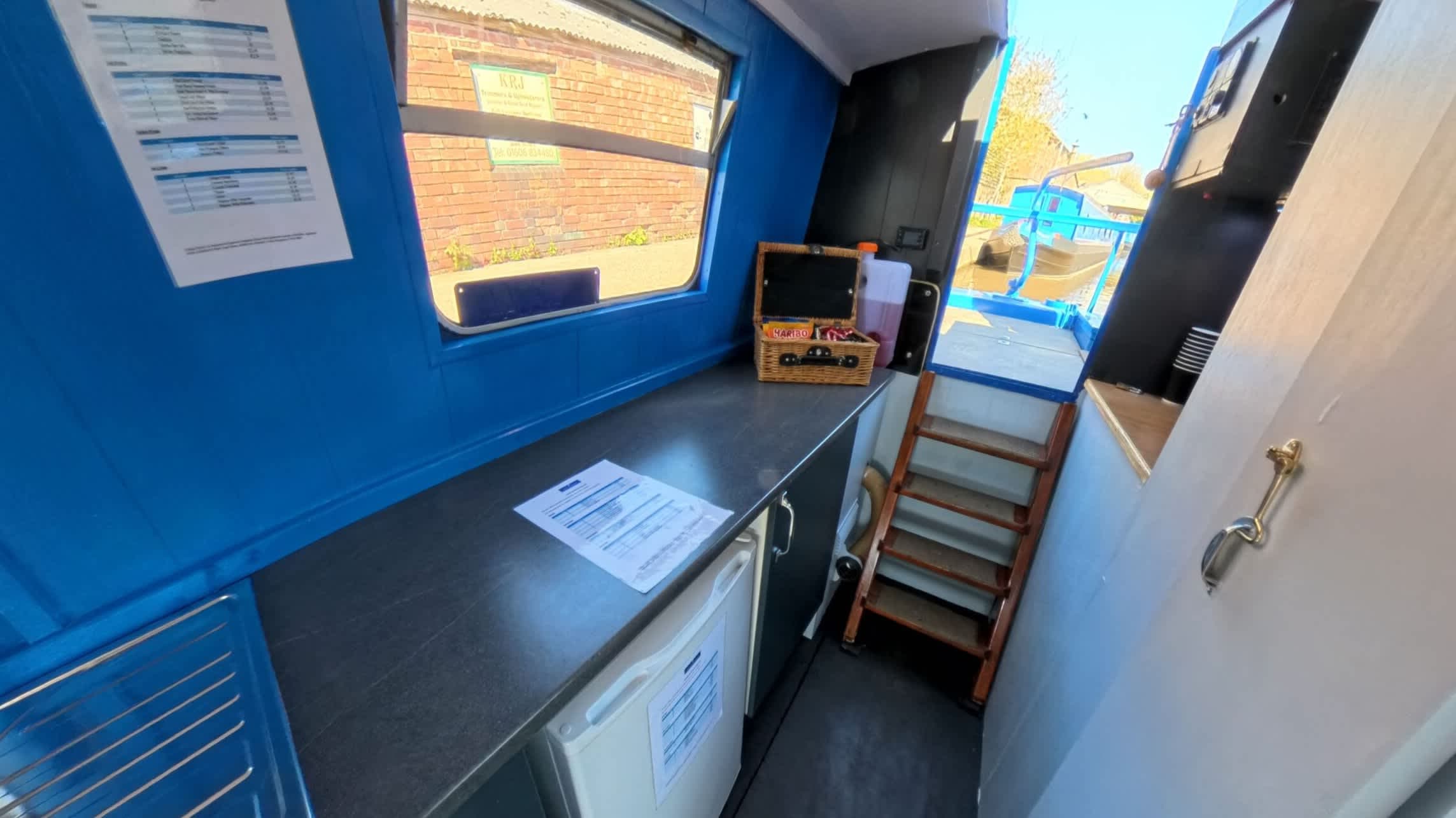 Floating Holidays - Day Boat Hire - Photo