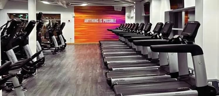 Hillingdon Sports & Leisure Complex - Photo